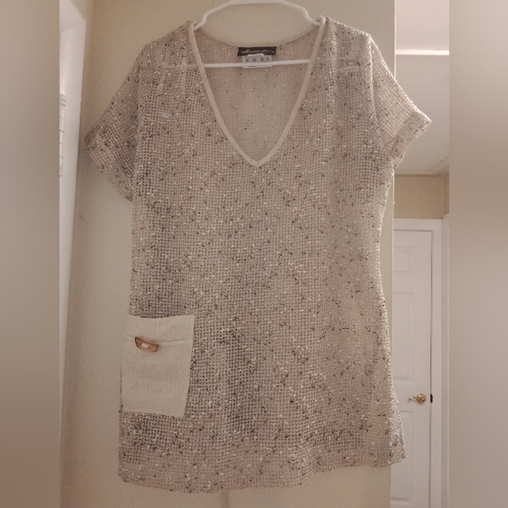 #51 Vintage Farouche by Lori Weiner top with front pocket. Size: 12